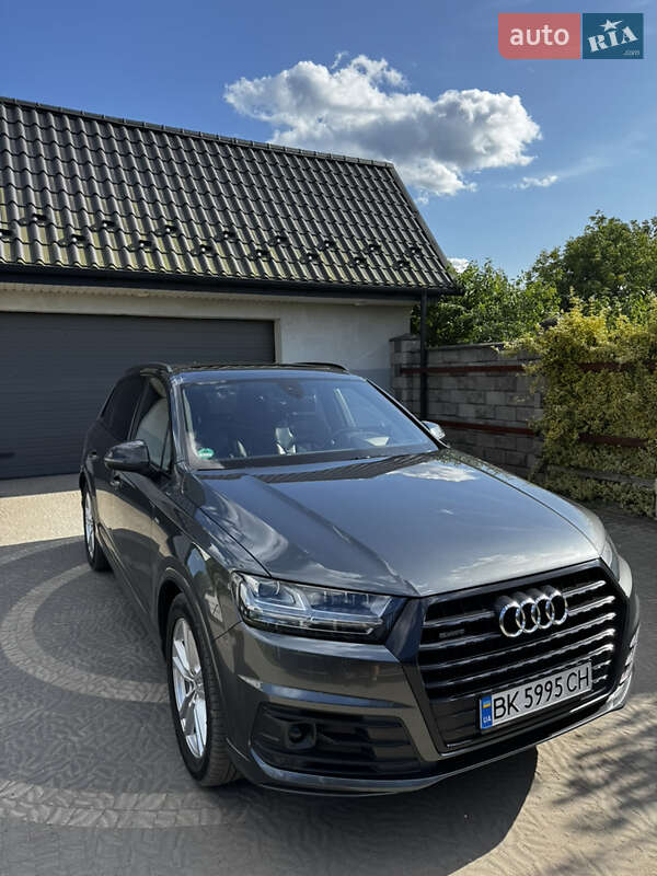 Внедорожник / Кроссовер Audi Q7 2018 в Владимирце