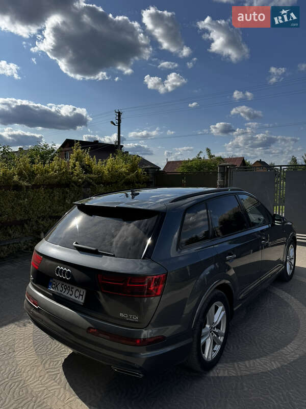 Внедорожник / Кроссовер Audi Q7 2018 в Владимирце