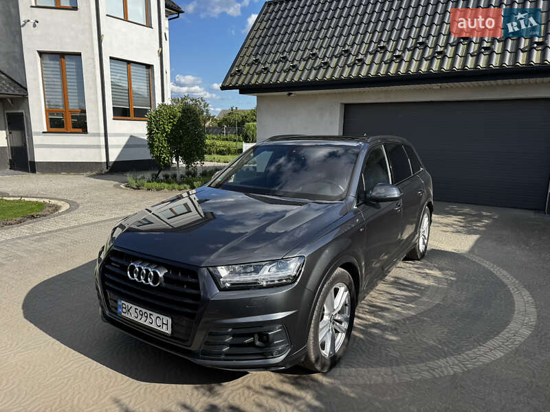 Внедорожник / Кроссовер Audi Q7 2018 в Владимирце