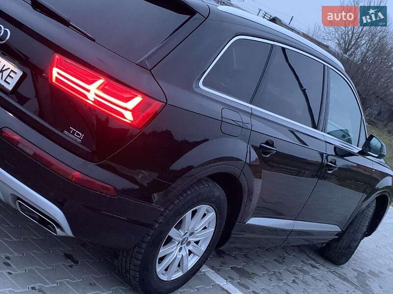 Позашляховик / Кросовер Audi Q7 2016 в Радехові
