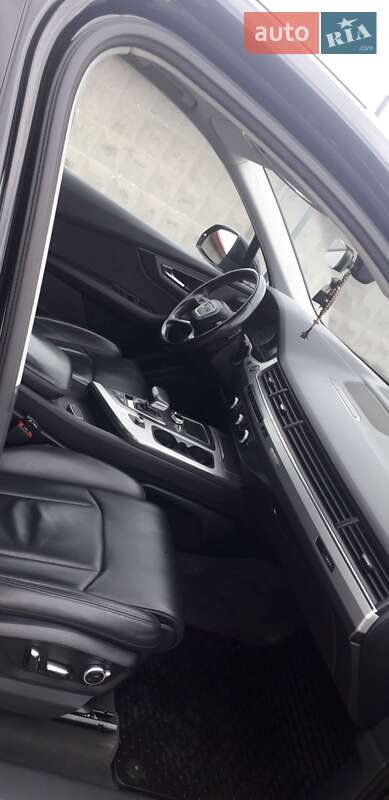 Позашляховик / Кросовер Audi Q7 2016 в Радехові