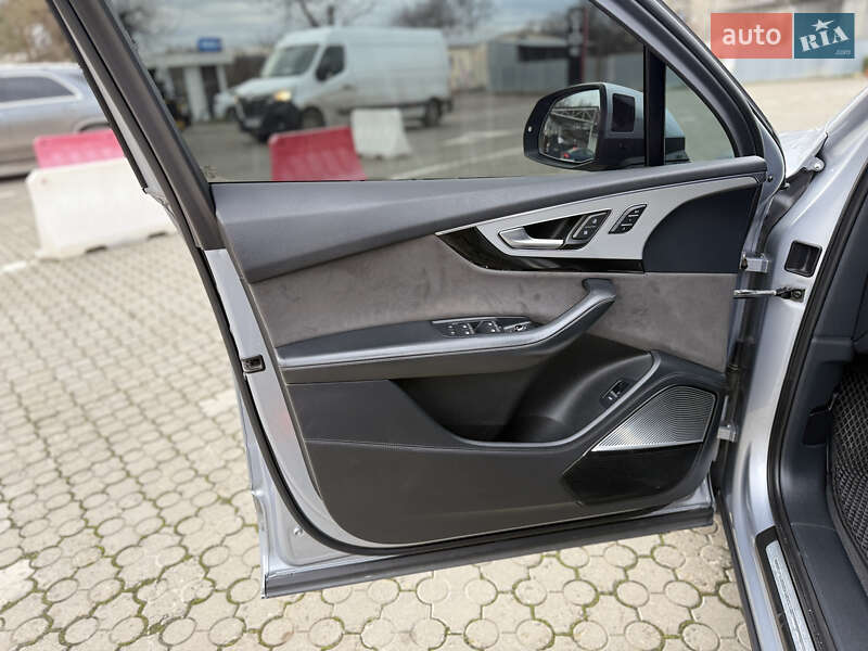 Внедорожник / Кроссовер Audi Q7 2016 в Черновцах фото 49 Внедорожник / Кроссовер Audi Q7 2016 в Черновцах