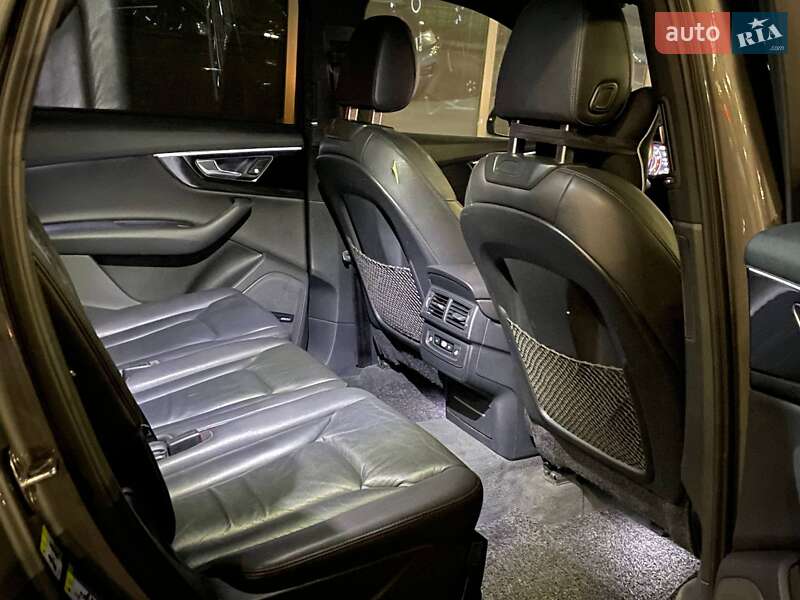 Внедорожник / Кроссовер Audi Q7 2017 в Киеве фото 11 Внедорожник / Кроссовер Audi Q7 2017 в Киеве