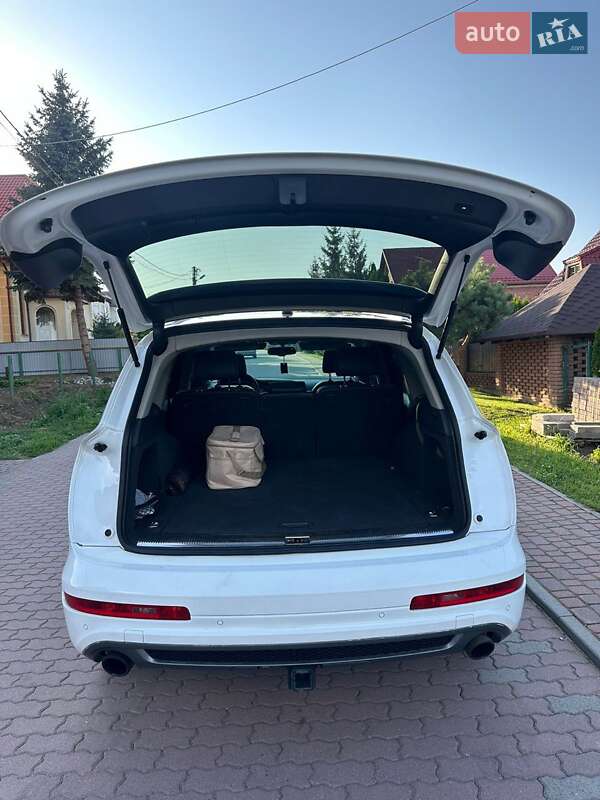 Внедорожник / Кроссовер Audi Q7 2010 в Черновцах