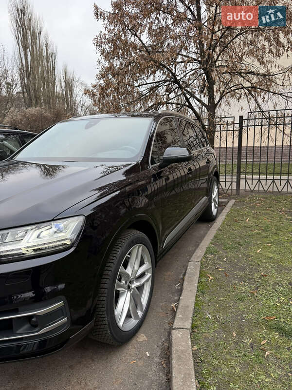 Внедорожник / Кроссовер Audi Q7 2017 в Киеве