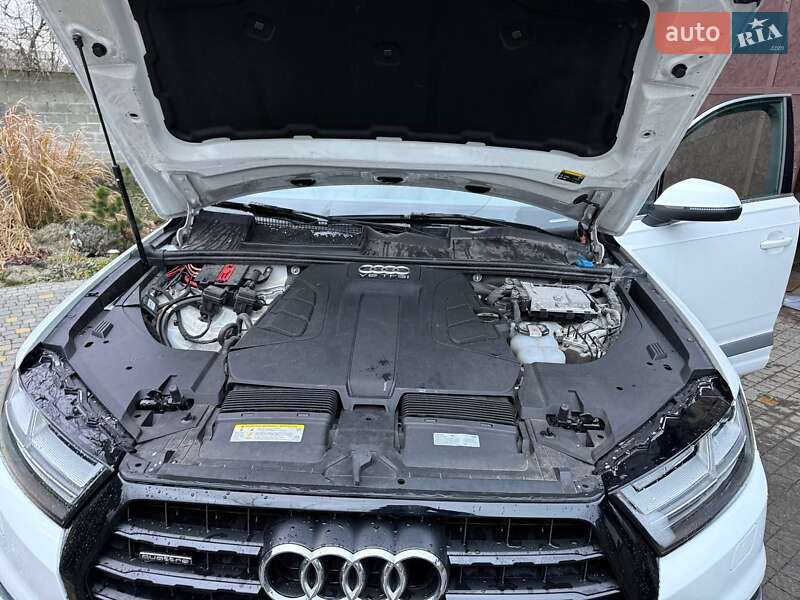 Внедорожник / Кроссовер Audi Q7 2018 в Стрые