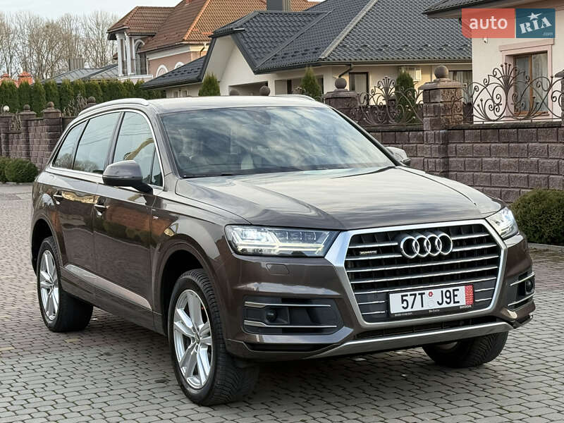 Внедорожник / Кроссовер Audi Q7 2017 в Ровно