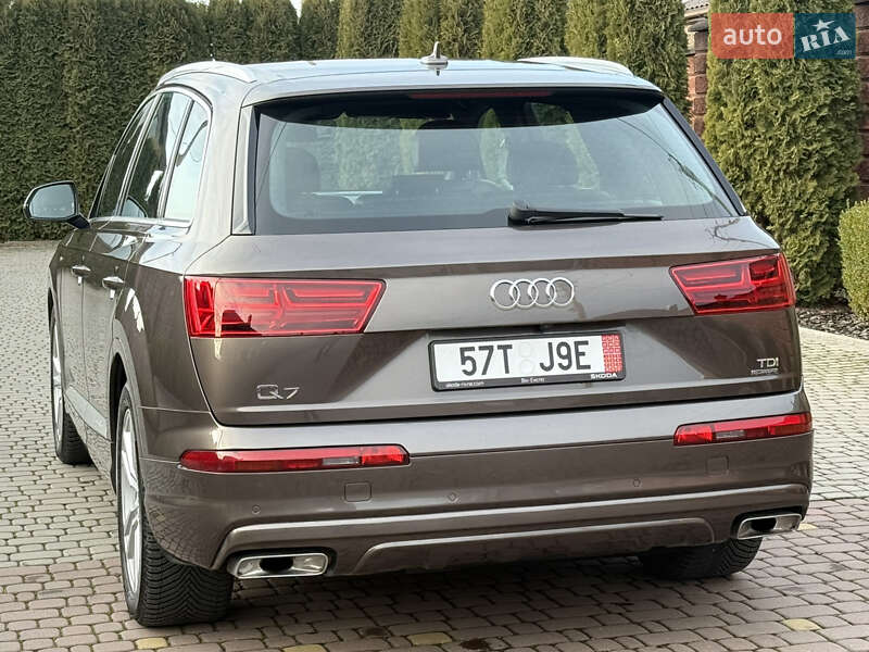 Внедорожник / Кроссовер Audi Q7 2017 в Ровно