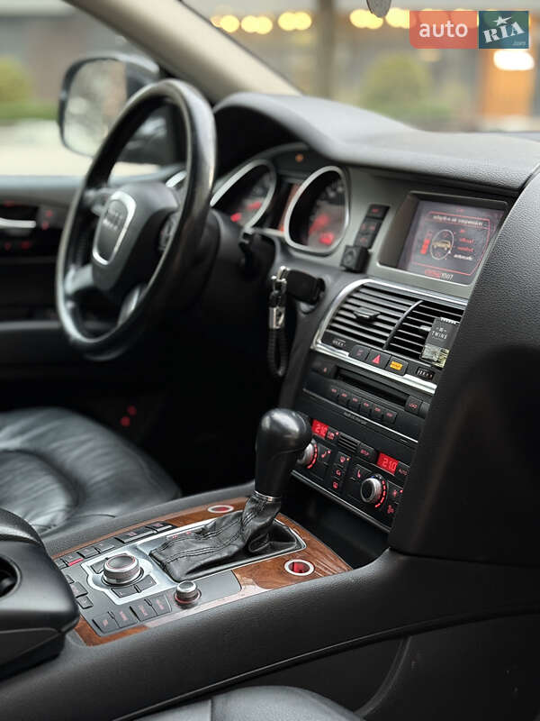 Внедорожник / Кроссовер Audi Q7 2007 в Ивано-Франковске