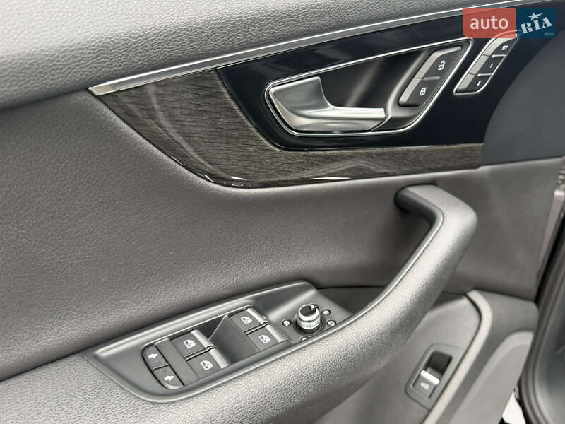 Внедорожник / Кроссовер Audi Q7 2016 в Киеве