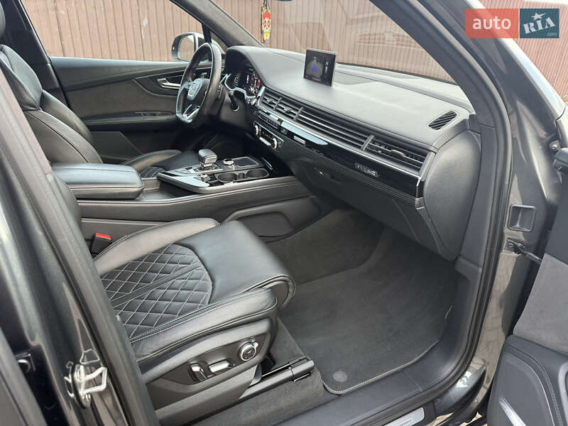 Внедорожник / Кроссовер Audi Q7 2017 в Львове