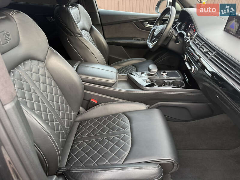 Внедорожник / Кроссовер Audi Q7 2017 в Львове