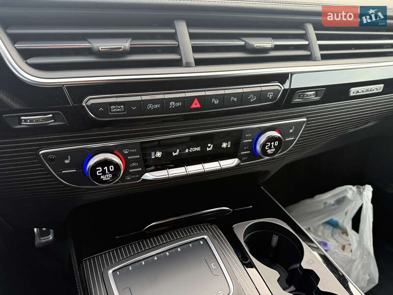 Внедорожник / Кроссовер Audi Q7 2017 в Львове