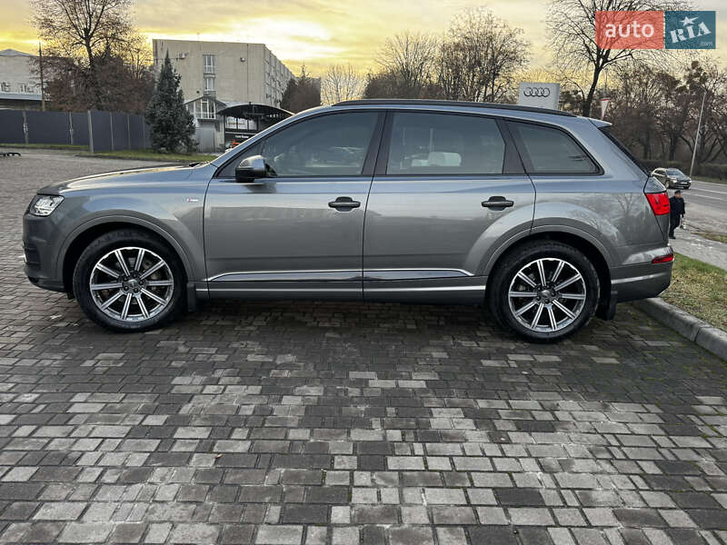 Внедорожник / Кроссовер Audi Q7 2017 в Львове
