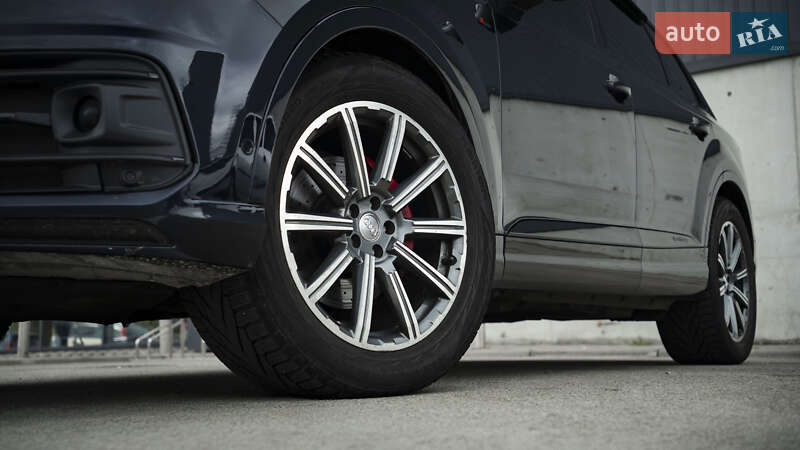 Внедорожник / Кроссовер Audi Q7 2017 в Киеве