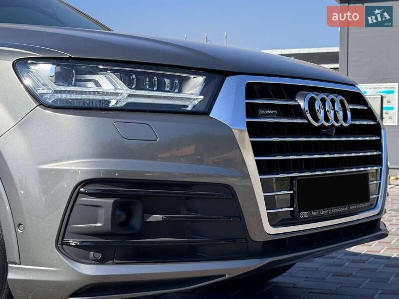 Внедорожник / Кроссовер Audi Q7 2015 в Днепре