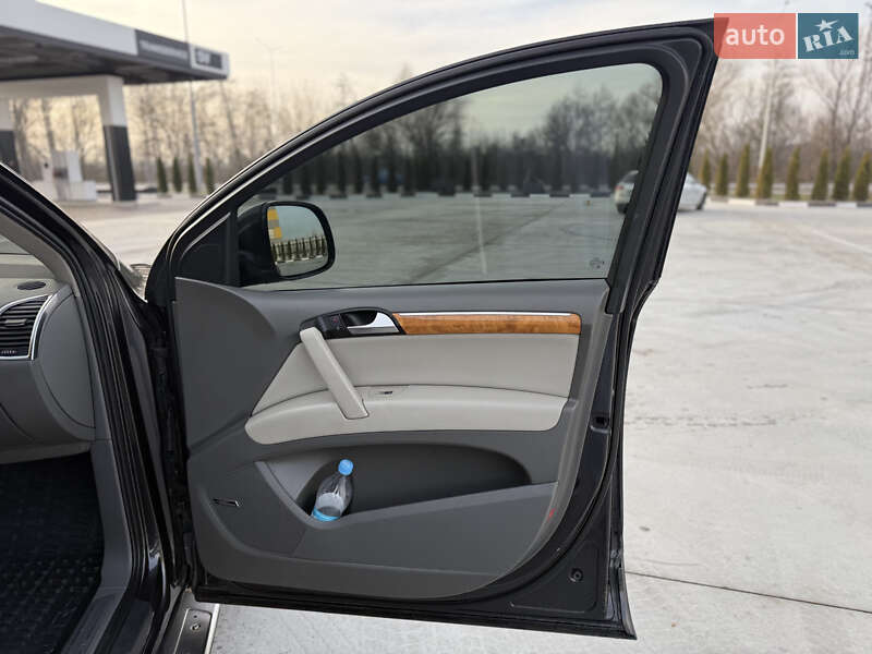 Внедорожник / Кроссовер Audi Q7 2008 в Звягеле