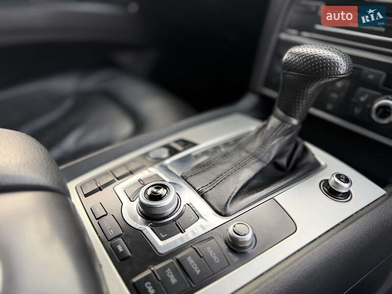 Внедорожник / Кроссовер Audi Q7 2012 в Владимире