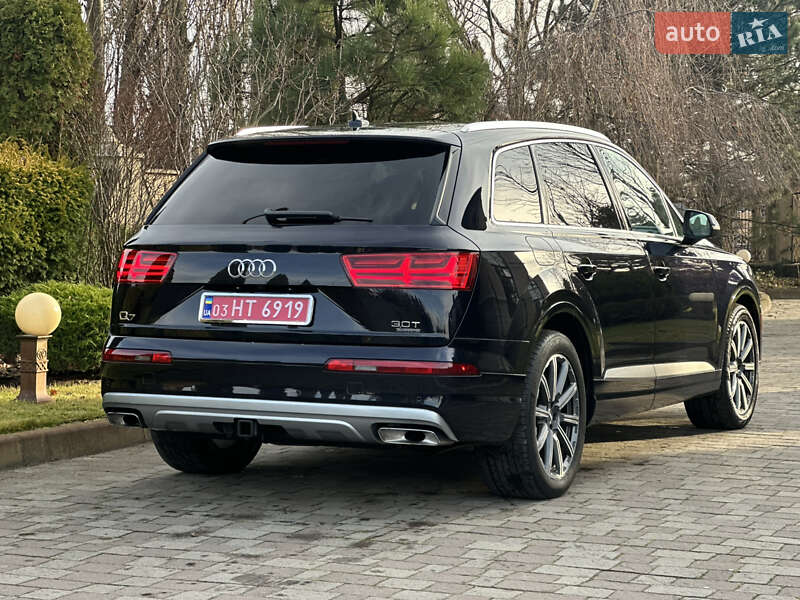 Внедорожник / Кроссовер Audi Q7 2017 в Сарнах
