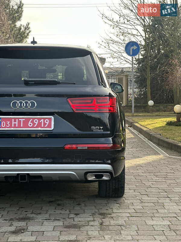 Внедорожник / Кроссовер Audi Q7 2017 в Сарнах