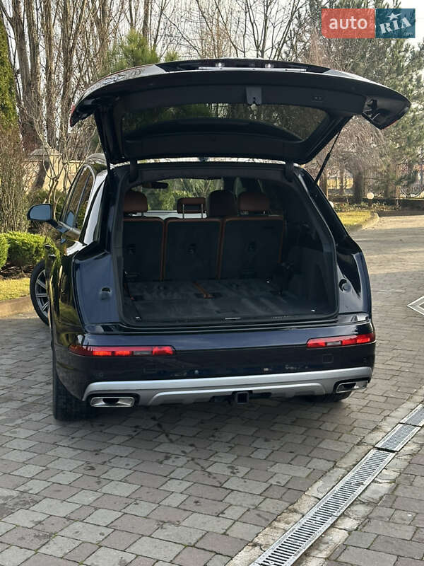 Внедорожник / Кроссовер Audi Q7 2017 в Сарнах