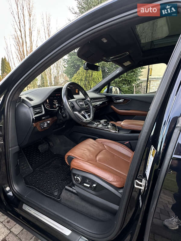 Внедорожник / Кроссовер Audi Q7 2017 в Сарнах