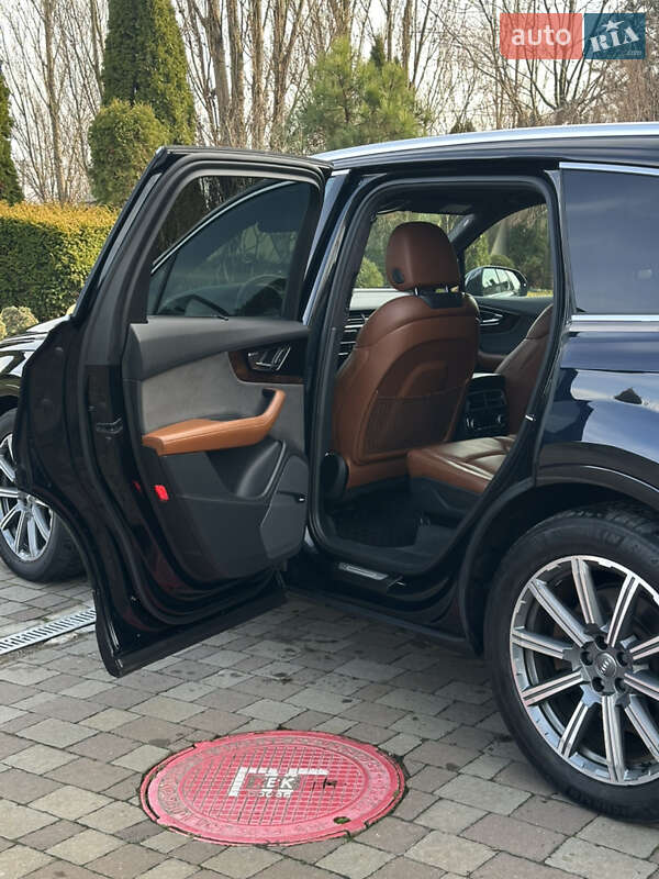 Внедорожник / Кроссовер Audi Q7 2017 в Сарнах