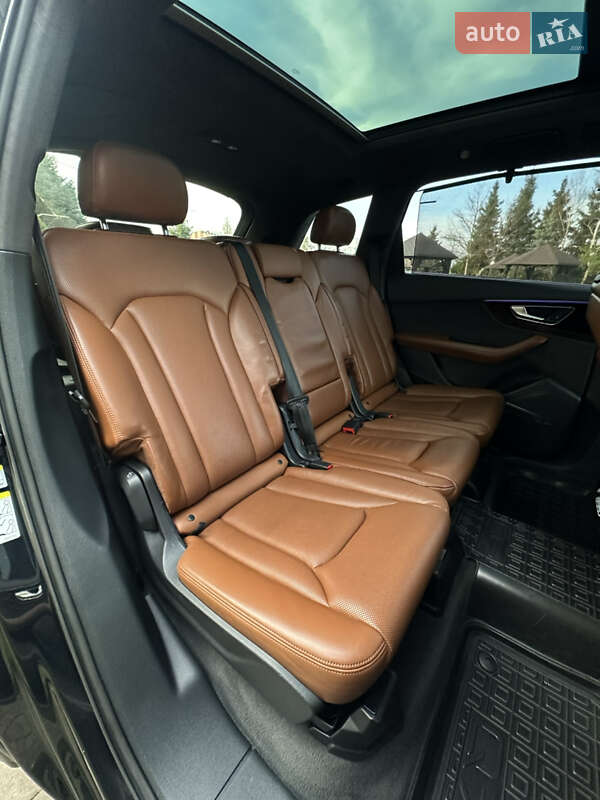 Внедорожник / Кроссовер Audi Q7 2017 в Сарнах