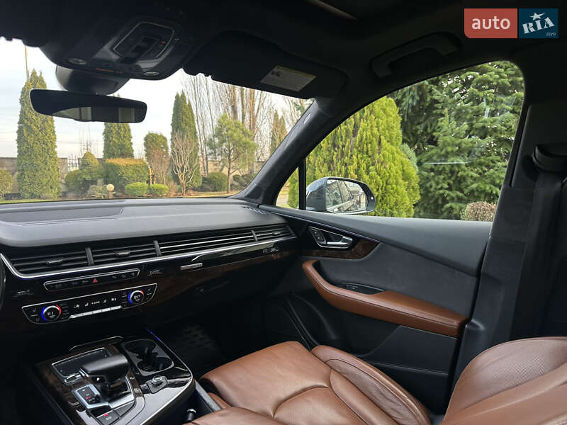 Внедорожник / Кроссовер Audi Q7 2017 в Сарнах