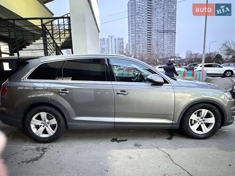 Внедорожник / Кроссовер Audi Q7 2017 в Киеве