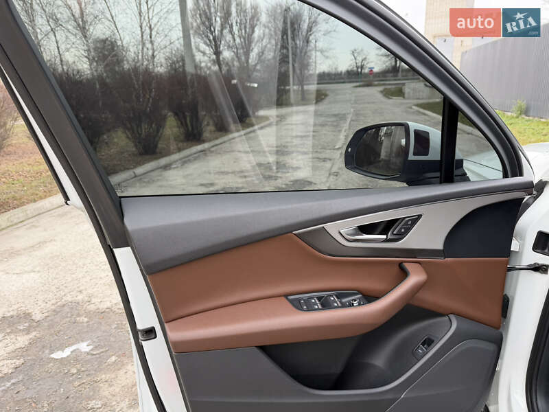 Внедорожник / Кроссовер Audi Q7 2017 в Днепре фото 26 Внедорожник / Кроссовер Audi Q7 2017 в Днепре