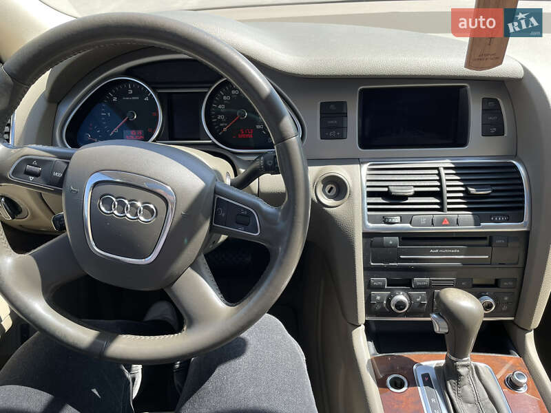 Внедорожник / Кроссовер Audi Q7 2010 в Ирпене