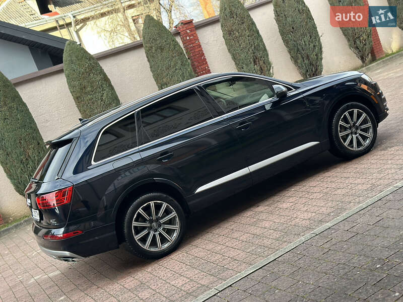 Внедорожник / Кроссовер Audi Q7 2017 в Стрые