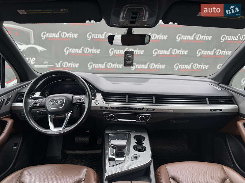Внедорожник / Кроссовер Audi Q7 2016 в Каменец-Подольском