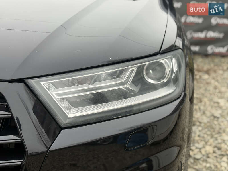 Внедорожник / Кроссовер Audi Q7 2016 в Каменец-Подольском