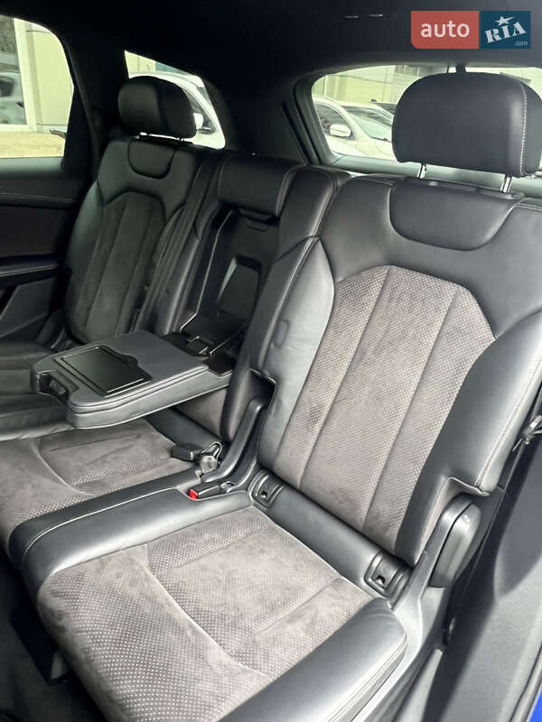 Позашляховик / Кросовер Audi Q7 2016 в Одесі