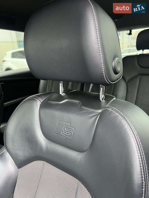 Позашляховик / Кросовер Audi Q7 2016 в Одесі