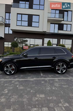 Внедорожник / Кроссовер Audi Q7 2020 в Мукачево