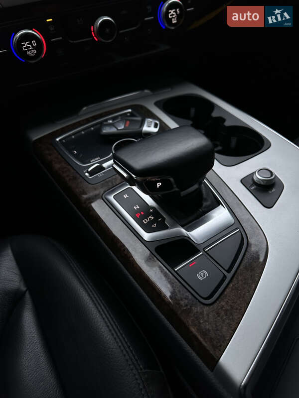 Внедорожник / Кроссовер Audi Q7 2019 в Луцке