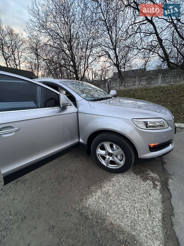 Внедорожник / Кроссовер Audi Q7 2007 в Сокирянах