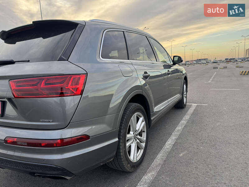 Внедорожник / Кроссовер Audi Q7 2017 в Львове