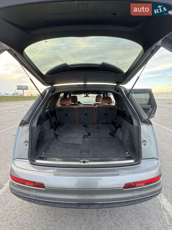 Внедорожник / Кроссовер Audi Q7 2017 в Львове