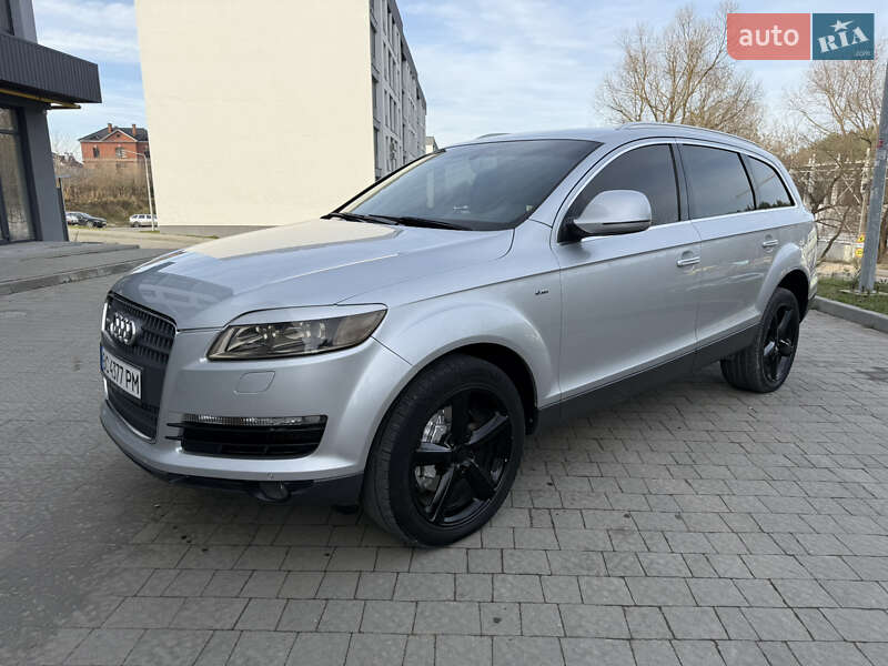 Внедорожник / Кроссовер Audi Q7 2006 в Новояворовске