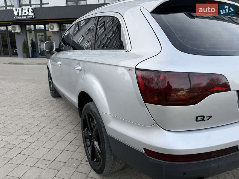 Внедорожник / Кроссовер Audi Q7 2006 в Новояворовске