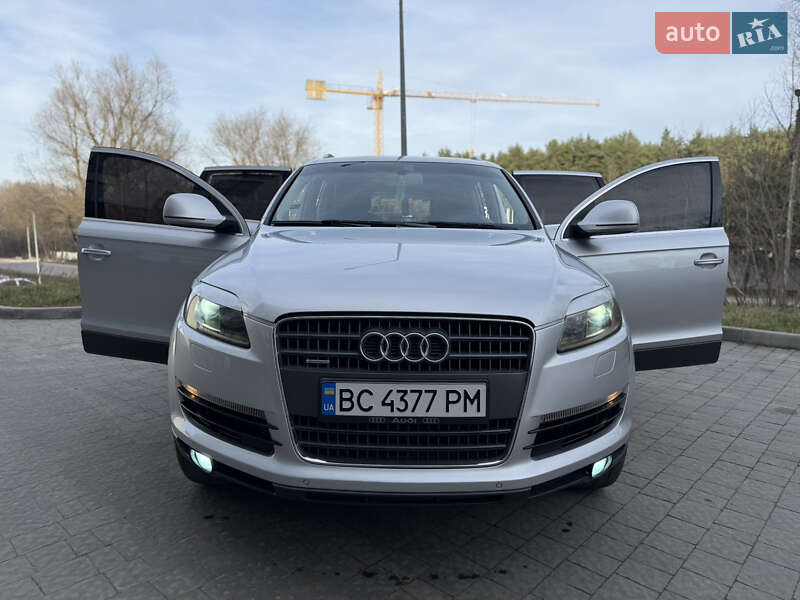 Внедорожник / Кроссовер Audi Q7 2006 в Новояворовске