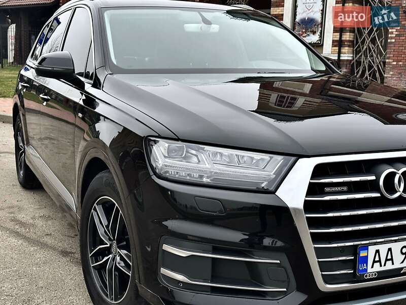 Внедорожник / Кроссовер Audi Q7 2016 в Киеве