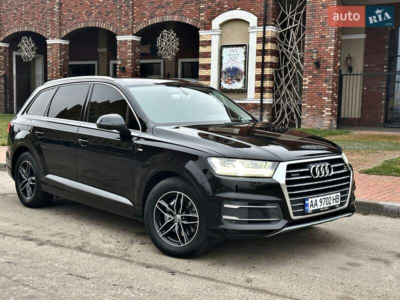 Внедорожник / Кроссовер Audi Q7 2016 в Киеве