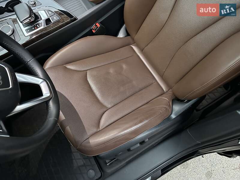 Внедорожник / Кроссовер Audi Q7 2016 в Киеве