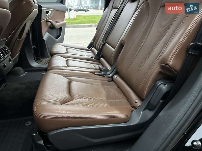 Внедорожник / Кроссовер Audi Q7 2016 в Киеве