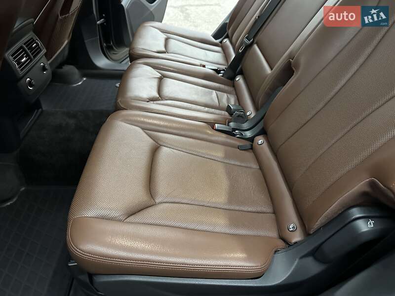 Внедорожник / Кроссовер Audi Q7 2016 в Киеве